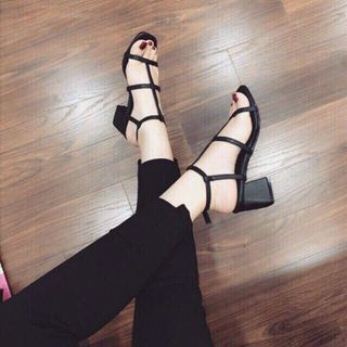 giày sandal got vuông
