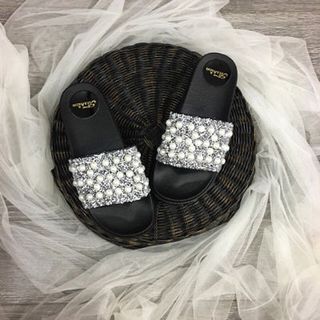 dép bản ngang Ngọc