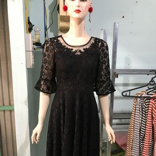 đầm trung niên đầm đính đá sắc sảo