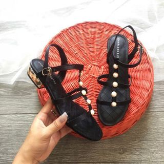 giày sandal đinh châu