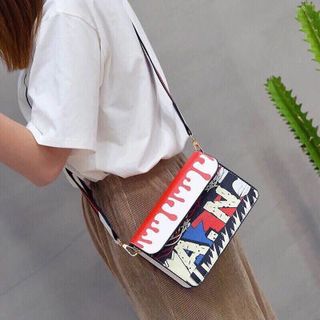 tui họa tiết mau sac