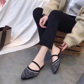 giày sandal bit mũi mang hai kiểu