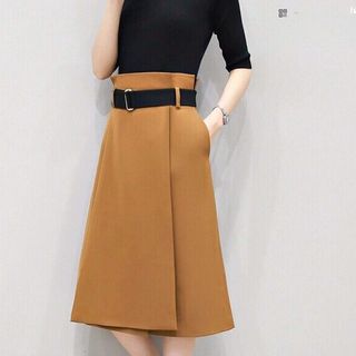 Chân váy lệch tà kèm belt fashion