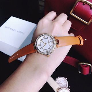 Đồng hồ mk mặt kính saphire