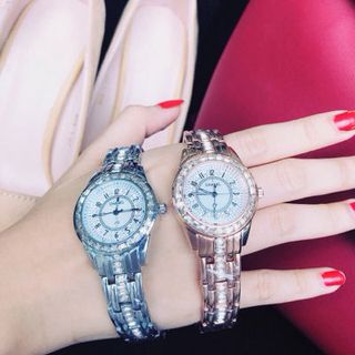 Đồng hồ trung cấp