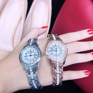 Đồng hồ trung cấp