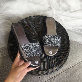 dép quai kim tuyến