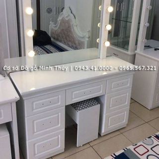 Bàn trang điểm gắn đèn LED giá sỉ