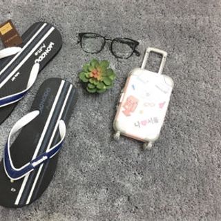 Dép xỏ ngón nữ