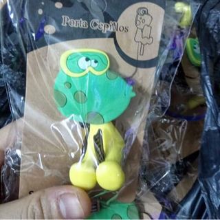 móc treo bàn chải