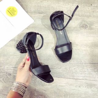 giày sandal got sần vuông