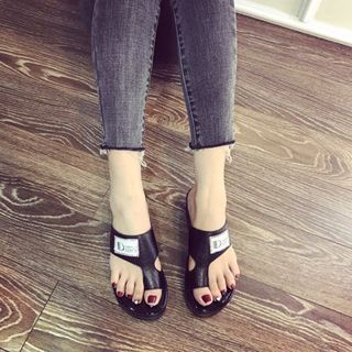dép xuồng xỏ ngón nu