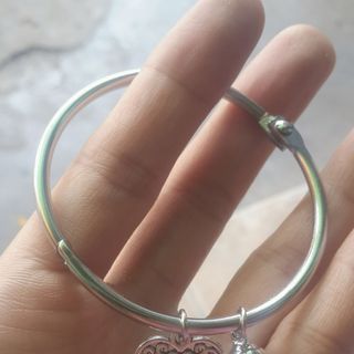 Kiềng tay đơn giản mix charm đủ kiểu
