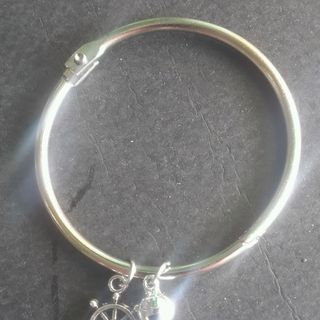 Kiềng tay đơn giản mix charm đủ kiểu