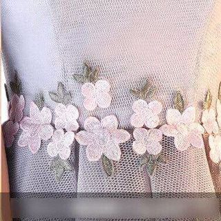 ĐẦM XÒE ĐUÔI TÔM TRỄ VAI Y HÌNH