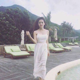 Đầm maxi họa tiết hai dây quyến rũ