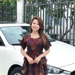 Đầm voan 3 tầng thanh lịch họa tiết hoa màu đỏ