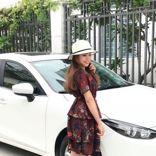 Đầm voan 3 tầng thanh lịch họa tiết hoa màu đỏ