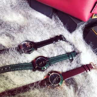 Đồng hồ nữ dây da M04