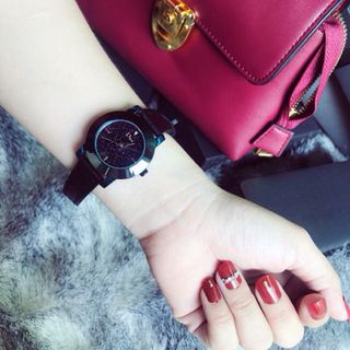 Đồng hồ nữ dây da M04