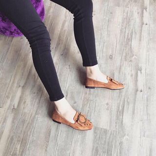 giày mọi phối phụ kiện