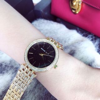 Đồng hồ thời trang dây nhuyễn