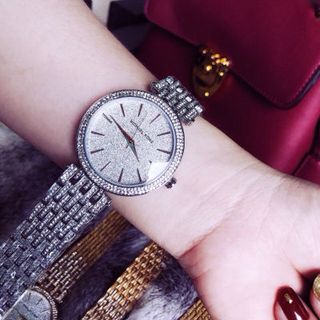 Đồng hồ thời trang dây nhuyễn