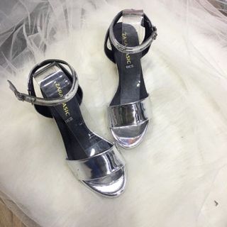 giày sandal tráng gương got