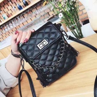 TÚI ĐEO CHÉO SAO DÂY XÍCH