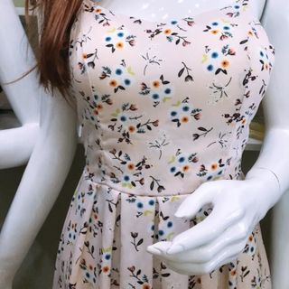 Đầm hoa cột nơ