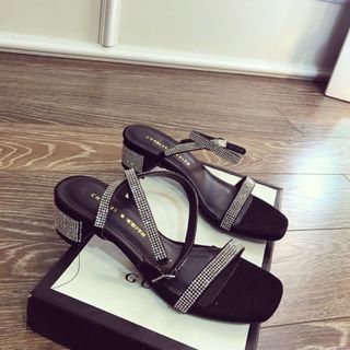 giày sandal viền đá