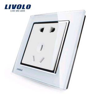 Ổ cắm mặt kính cường lực Livolo