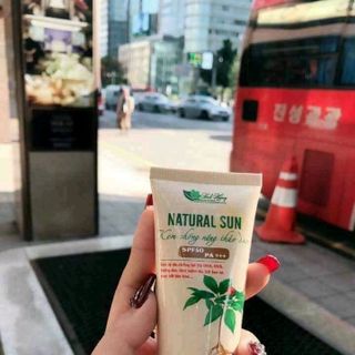 KEM CHỐNG NẮNG LINH HƯƠNG