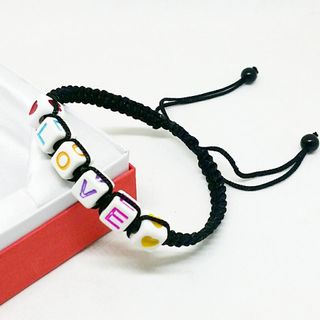 Vòng tay handmade Love xinh xắn cực hot giá rẻ