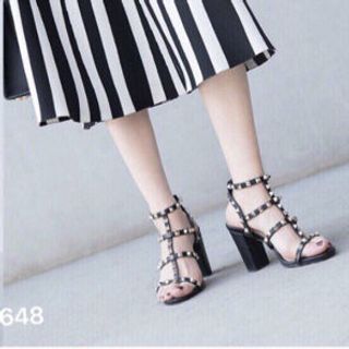 giày sandal got vuông đinh