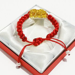 Sỉ vòng tay chỉ đỏ may mắn mặt tỳ hưu vàng phong thủy cầu an VT1103