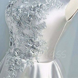 ĐẦM XÒE THÊU HOA KẾT CƯỜM