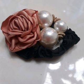Cột tóc hoa hồng Hàn Quốc