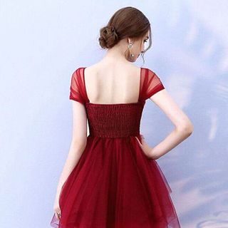 ĐẦM XÒE TRỄ VAI LƯỚI XẾP màu đỏ