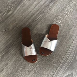dép quai chéo nữ cute