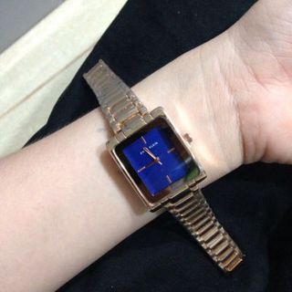 Đồng hồ anne klein vuông cá tính