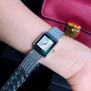 đồng hồ vuông nữ