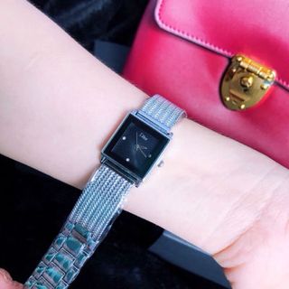 đồng hồ vuông nữ