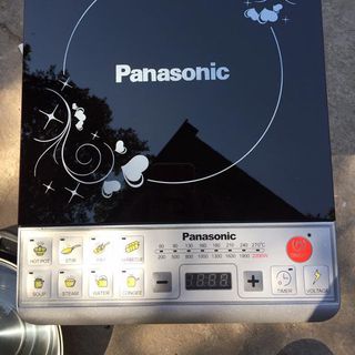 Bếp từ Panaso DH129T tặng kèm nồi lẩu