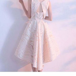 ĐẦM XÒE ĐUÔI TÔM ÁO CHOÀNG CỰC SANG Y HÌNH