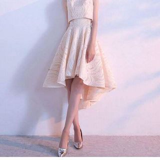 ĐẦM XÒE ĐUÔI TÔM ÁO CHOÀNG CỰC SANG Y HÌNH