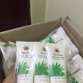 Sữa rửa mặt thảo dược NHA ĐAM- ALOE VERA