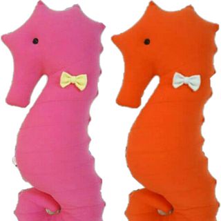 gối ôm cá ngựa cho bé
