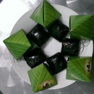 Bánh ít lá gai - đặc sản bình định