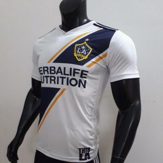 Quần áo thể thao bóng đá